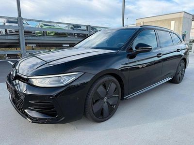 Gebraucht VW Passat R-line 193 PS (141 kW) 2024 Schwarz Kombi