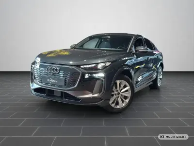 Neu Audi Q6 Sportback e-tron Ambiente 225 kW (306 PS) 2026 Manhattangrau metallic (metallic) SUV