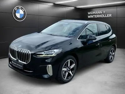 Gebraucht BMW 220 Active Tourer Sport Line 170 PS (125 kW) 2025 Schwarz Van / Kleinbus