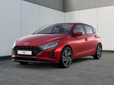 Gebraucht Hyundai i20 Trend 101 PS (74 kW) 2025 Dragon red Kleinwagen