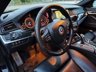 BMW M550