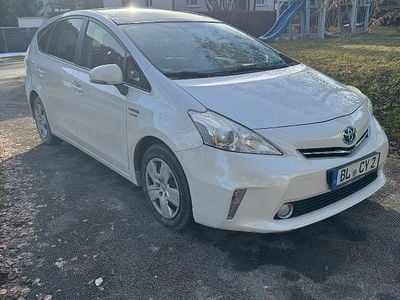 Weiß Gebraucht 2012 Toyota Prius+ Life Van / Kleinbus | 13.990 € (Etwas zu teuer)