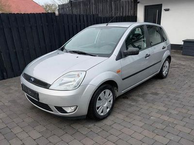 Gebraucht Ford Fiesta 80 PS (58 kW) 2003 Silber Kleinwagen
