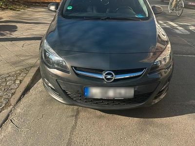 Gebraucht Opel Astra 136 PS (100 kW) 2015 Grau Kombi