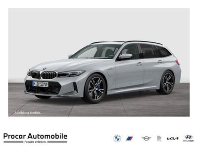 Gebraucht BMW 330e Performance 292 PS (214 kW) 2025 Grau Kombi