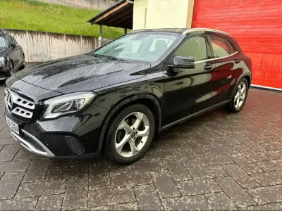 Gebraucht Mercedes GLA250 211 PS (155 kW) 2018 Schwarz SUV