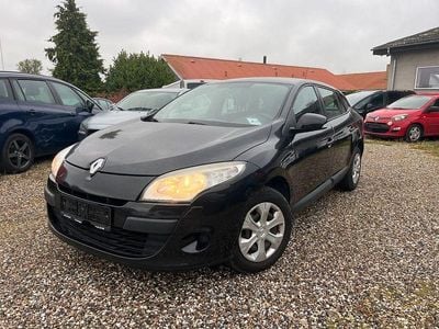 Schwarz Gebraucht 2010 Renault Mégane III Authentique Limousine | 2.000 € (Guter Preis)