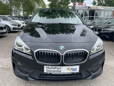 Gebraucht BMW 218 Gran Tourer Sport Line 150 PS (110 kW) 2022 Schwarz Van / Kleinbus