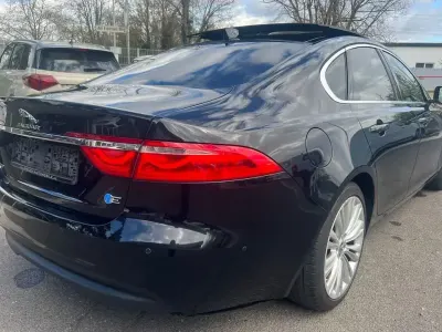 Używany Jaguar XF 163 KM (119 kW) 2015 Czarny Sedan/Limuzyna