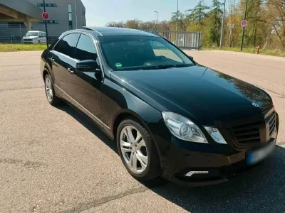 Gebraucht Mercedes E500 Avantgarde 387 PS (284 kW) 2009 Schwarz Limousine