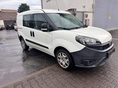 Gebraucht Fiat Doblò 120 PS (88 kW) 2018 Weiß Van / Kleinbus