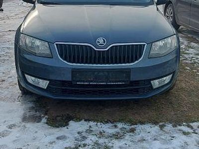 Grau Gebraucht 2016 Skoda Octavia Joy Kombi | 8.985 € (Fairer Preis)