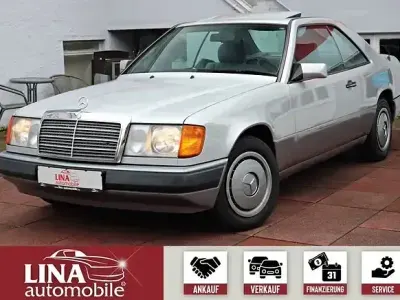 Gebraucht Mercedes 230 132 PS (97 kW) 1991 Silber Coupé