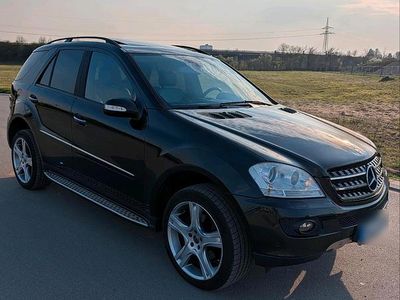 Gebraucht Mercedes ML320 224 PS (164 kW) 2008 Schwarz SUV