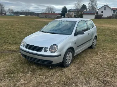 Gebraucht VW Polo 64 PS (47 kW) 2002 Silber Kleinwagen