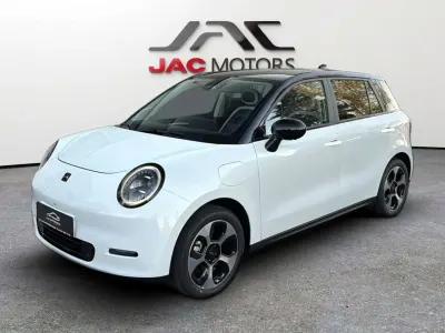 Neu JAC E30X 100 kW (136 PS) 2026 Blizzard white metallic Kleinwagen