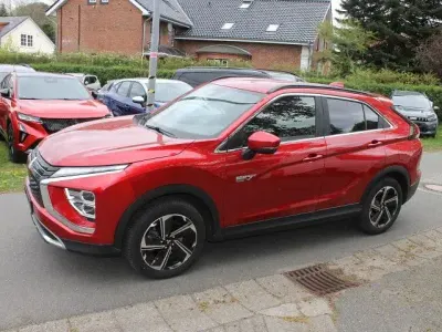 Używany Mitsubishi Eclipse Cross Plus 98 KM (72 kW) 2022 Czerwony SUV