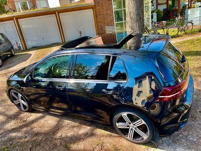 Second-hand VW Golf VII R 300 CP (220 kW) 2015 Negru Berlinǎ