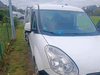 Weiß Gebraucht 2011 Fiat Doblò Van / Kleinbus | 1.500 € (Fairer Preis)