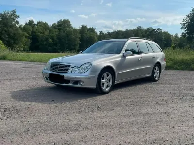 Gebraucht Mercedes E220 150 PS (110 kW) 2004 Silber Kombi