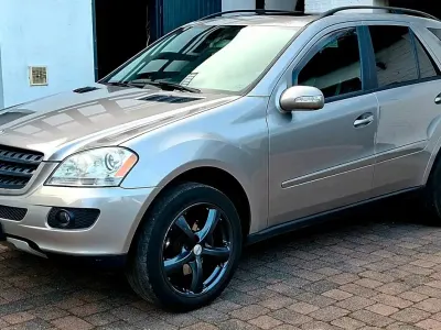 Gebraucht Mercedes ML350 275 PS (202 kW) 2006 Silber SUV
