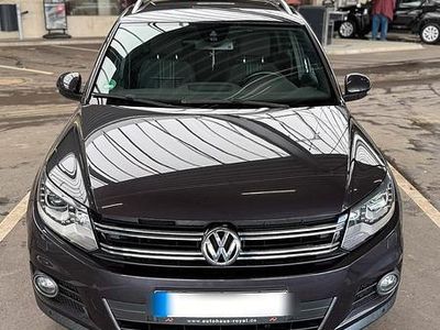 Gebraucht VW Tiguan LOUNGE 150 PS (110 kW) 2016 Grau SUV