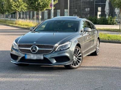Grau Gebraucht 2016 Mercedes CLS400 Shooting Brake Kombi | 24.990 €