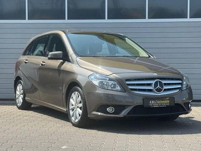 Usata Mercedes B180 109 CV (80 kW) 2013 Grigio Monovolume