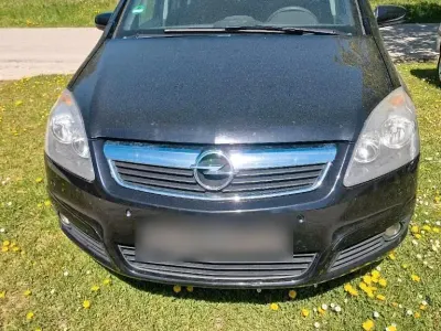 Second-hand Opel Zafira 150 CP (110 kW) 2007 Negru Monovolum