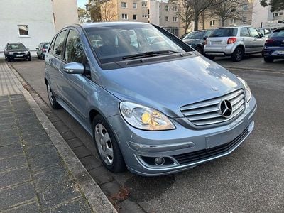 Gebraucht Mercedes B180 109 PS (80 kW) 2006 Silber Van / Kleinbus