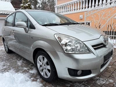 Silber Gebraucht 2006 Toyota Verso Van / Kleinbus | 7.999 € (Guter Preis)