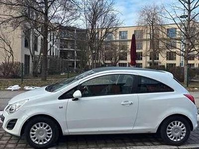 Usata Opel Corsa Edition 69 CV (50 kW) 2012 Bianco Utilitaria