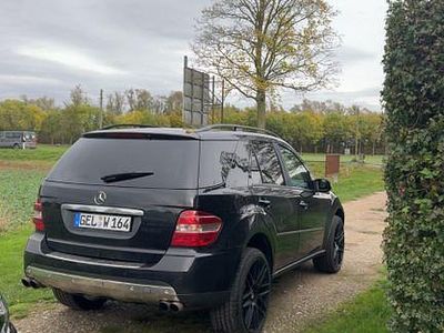 Gebraucht Mercedes ML320 224 PS (164 kW) 2006 Schwarz SUV