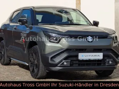 Gebraucht Suzuki e-Vitara Comfort+ 135 kW (184 PS) 2026 Grün SUV