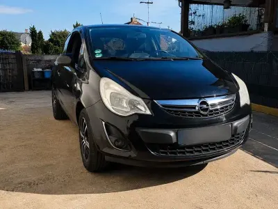 Gebraucht Opel Corsa 87 PS (63 kW) 2012 Schwarz Kleinwagen