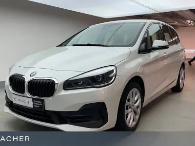 Gebraucht BMW 220 Gran Tourer Advantage 190 PS (139 kW) 2020 Weiß Van / Kleinbus
