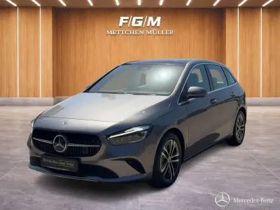 Gebraucht Mercedes B180 Progressive 136 PS (100 kW) 2025 lack mountaingrau Kleinwagen