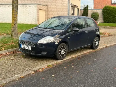 Gebraucht Fiat Punto Active 65 PS (47 kW) 2009 Blau Kleinwagen