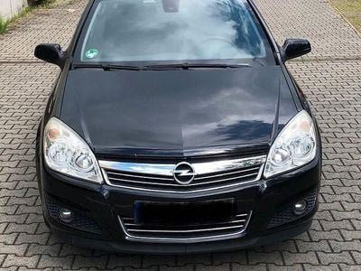 Usata Opel Astra Catch Me 120 CV (88 kW) 2007 Nero Berlina