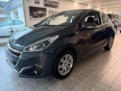 Gebraucht Peugeot 208 Active 82 PS (60 kW) 2017 Grau Kleinwagen