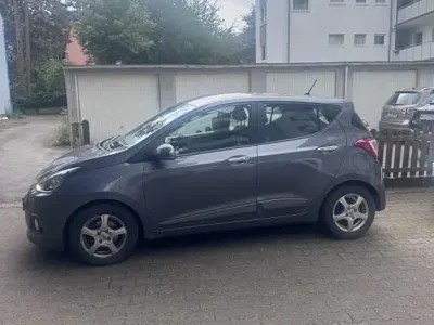 Gebraucht Hyundai i10 Style 87 PS (63 kW) 2015 Grau Kleinwagen
