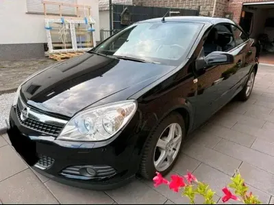 Używany Opel Astra Cabriolet 140 KM (102 kW) 2008 Czarny Kabriolet
