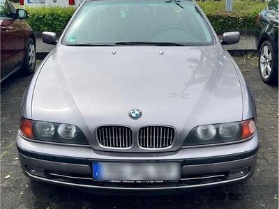 BMW 528