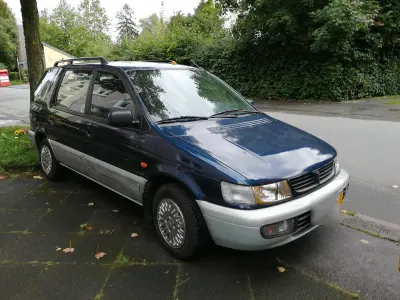 Gebraucht Mitsubishi Space Wagon 133 PS (97 kW) 1997 Blau Van / Kleinbus