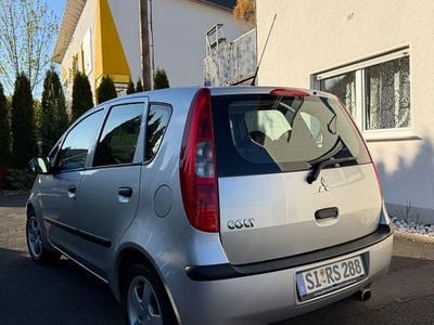 Usata Mitsubishi Colt Invite 109 CV (80 kW) 2004 Argento Utilitaria