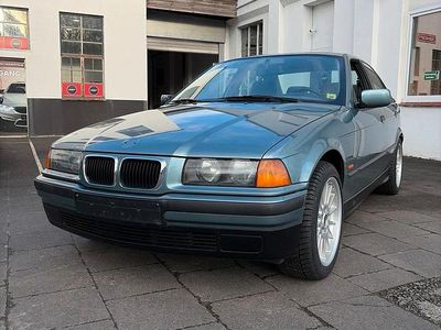 Gebraucht BMW 320 150 PS (110 kW) 1996 Grün Limousine