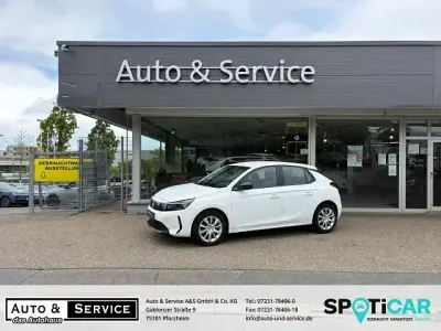 Używany Opel Corsa Basis 75 KM (55 kW) 2024 Biały Hatchback