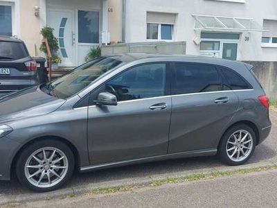 Mercedes B220