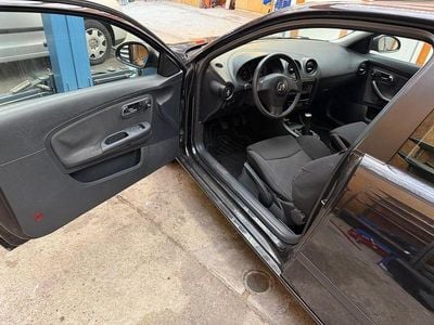 Second-hand Seat Ibiza Reference 75 CP (55 kW) 2005 Negru Hatchback