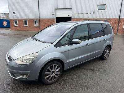 Begagnad Ford Galaxy Ghia 140 HK (102 kW) 2008 Grå Minibuss